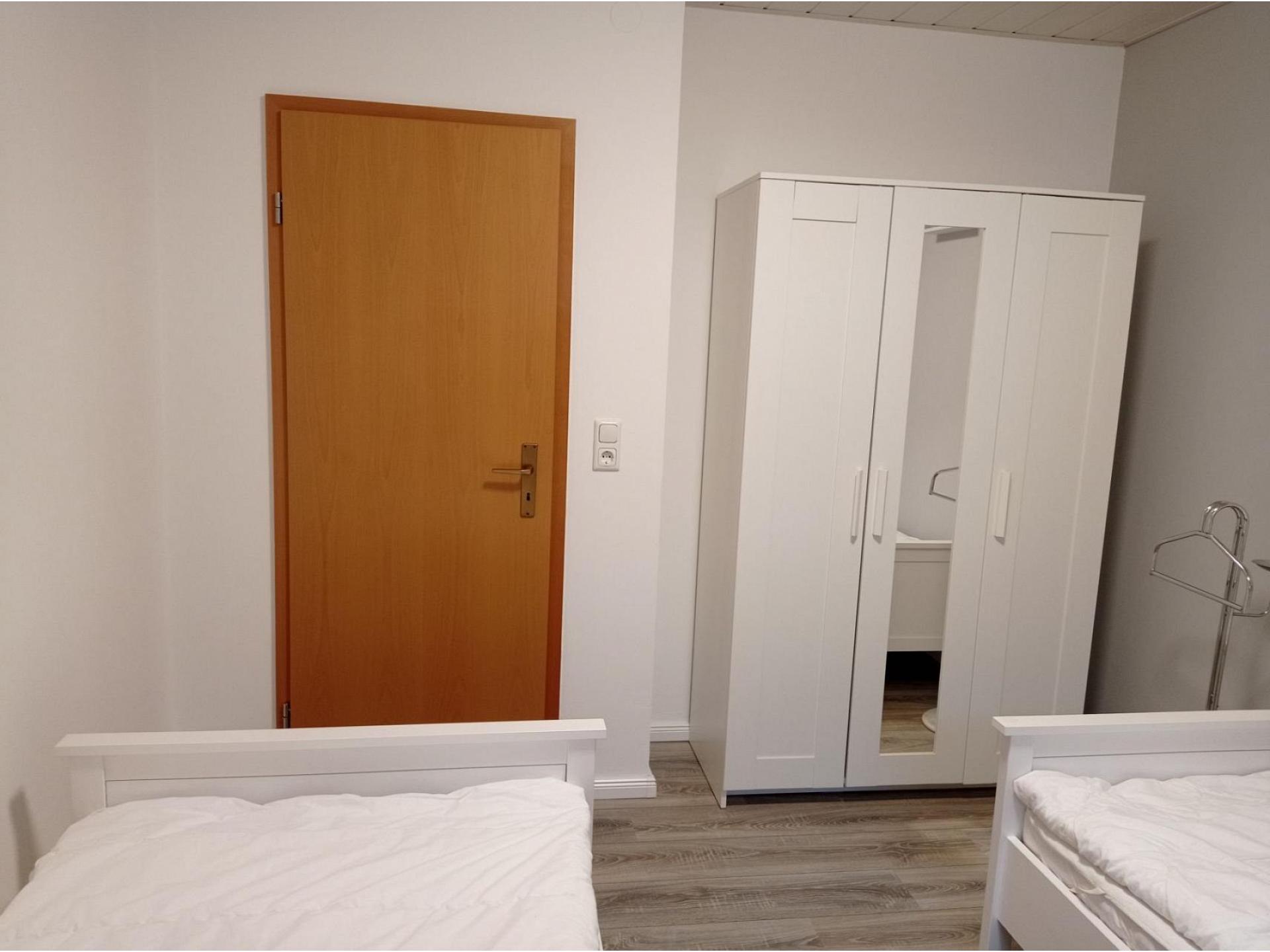 Schlafzimmer 2