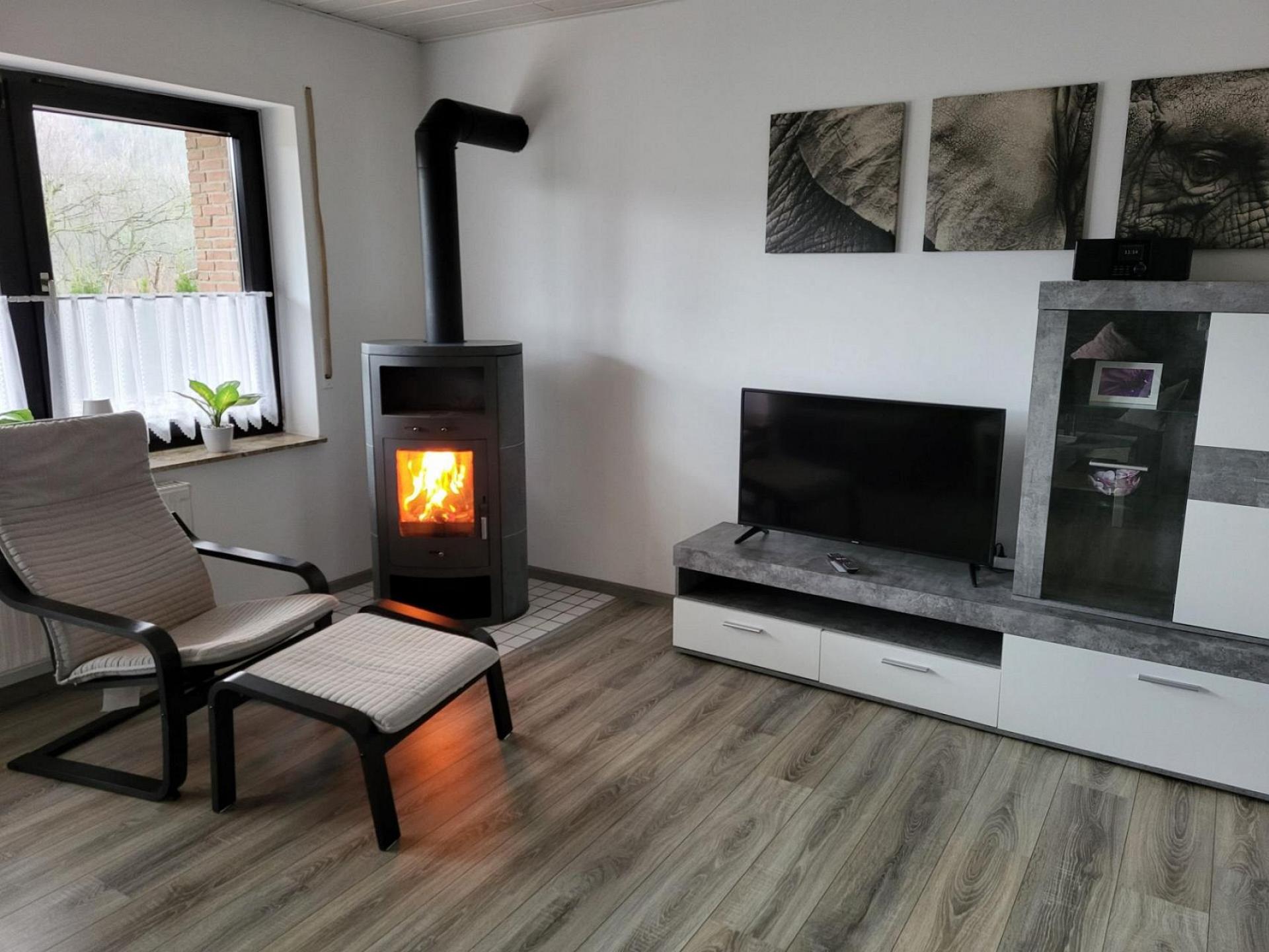 Wohnzimmer mit Kamin